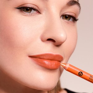 Matita-Labbra-Corallo-Lepo